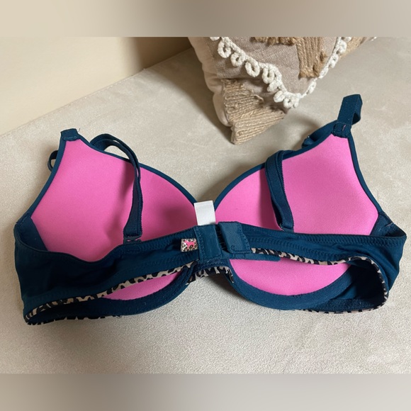 PINK Victoria’s Secret Teal with Cheetah Print 32B Wear Everywhere Push Up Bra - Picture 2 of 3
